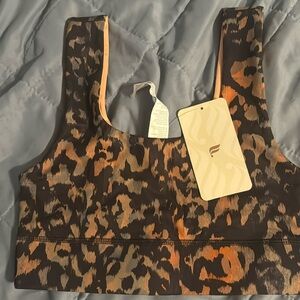 NWT unlined sports bra